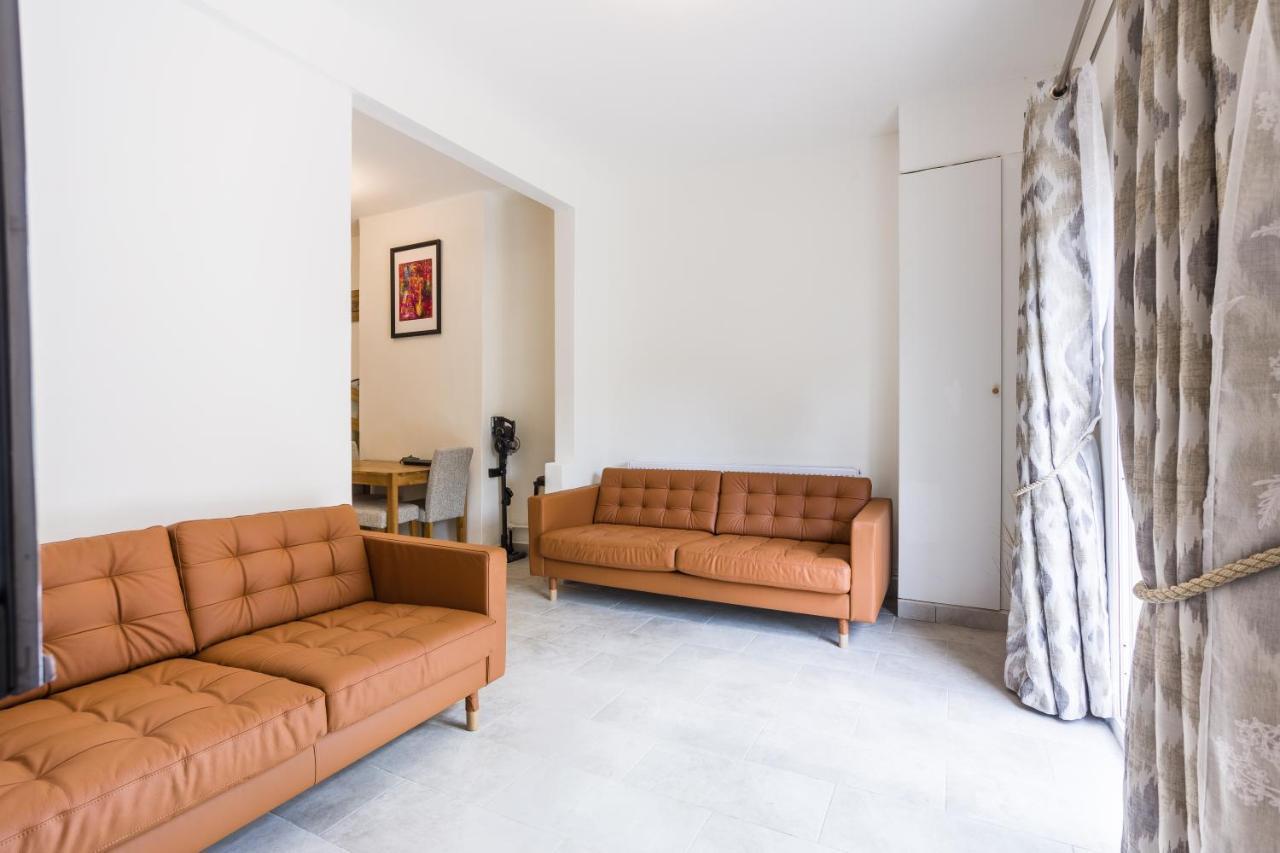 4 Bedroom House With Garden, Parking & 3 Mins Walking Distance From Train Station Londra Esterno foto